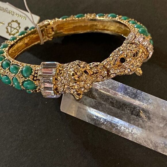 NWOT Amrita Singh Gold and Green Lepoard 🐆 Bracelet - Picture 4 of 11